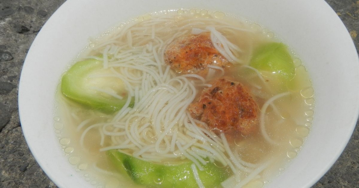 YummyEasy's tweet image. Kid-friendly trick: Mini meatballs. Big flavor. Empty bowls. 
#KidApproved #ParentWin #food #recipes
 soyummysoeasy.com/easy-almondiga…