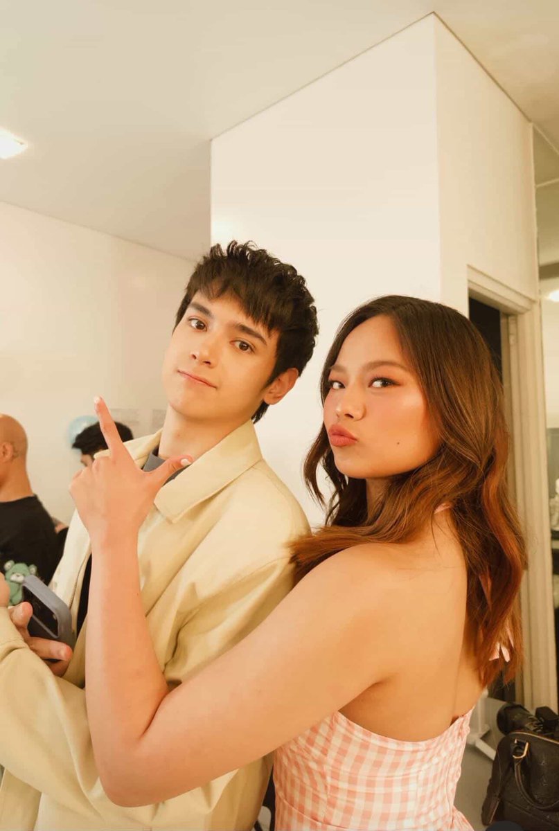 lovheath's tweet photo. he’s posting them one by one… AT SINO NA LANG ANG NATITIRA?????????? 🩷 https://t.co/eqgu84he9U
