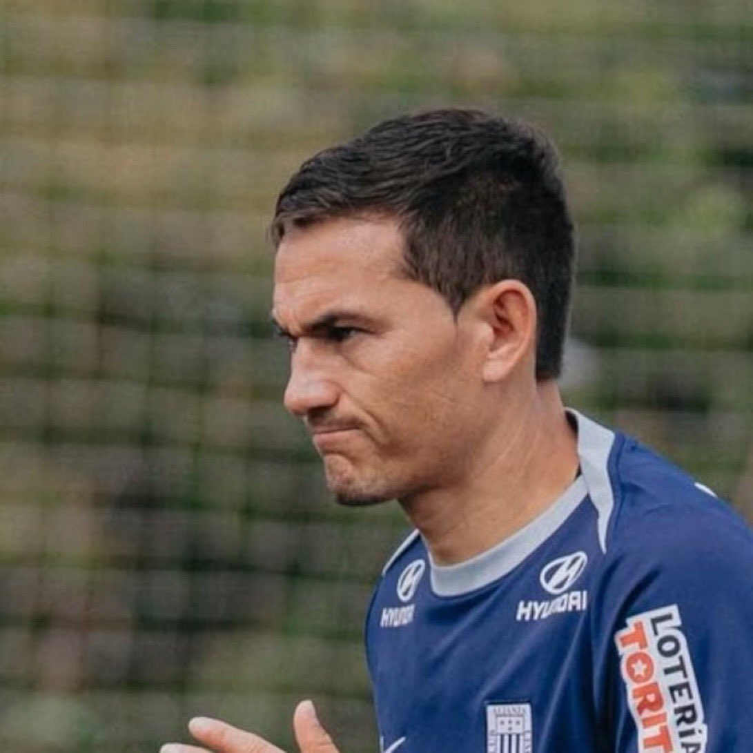 Tiene:

PASE GOL
GOL
CENTRO
VERSATILIDAD
ES RAPIDO 
PROPONE
AGUANTA

Señoras y señores EL MISTER  Jairo Velez master class