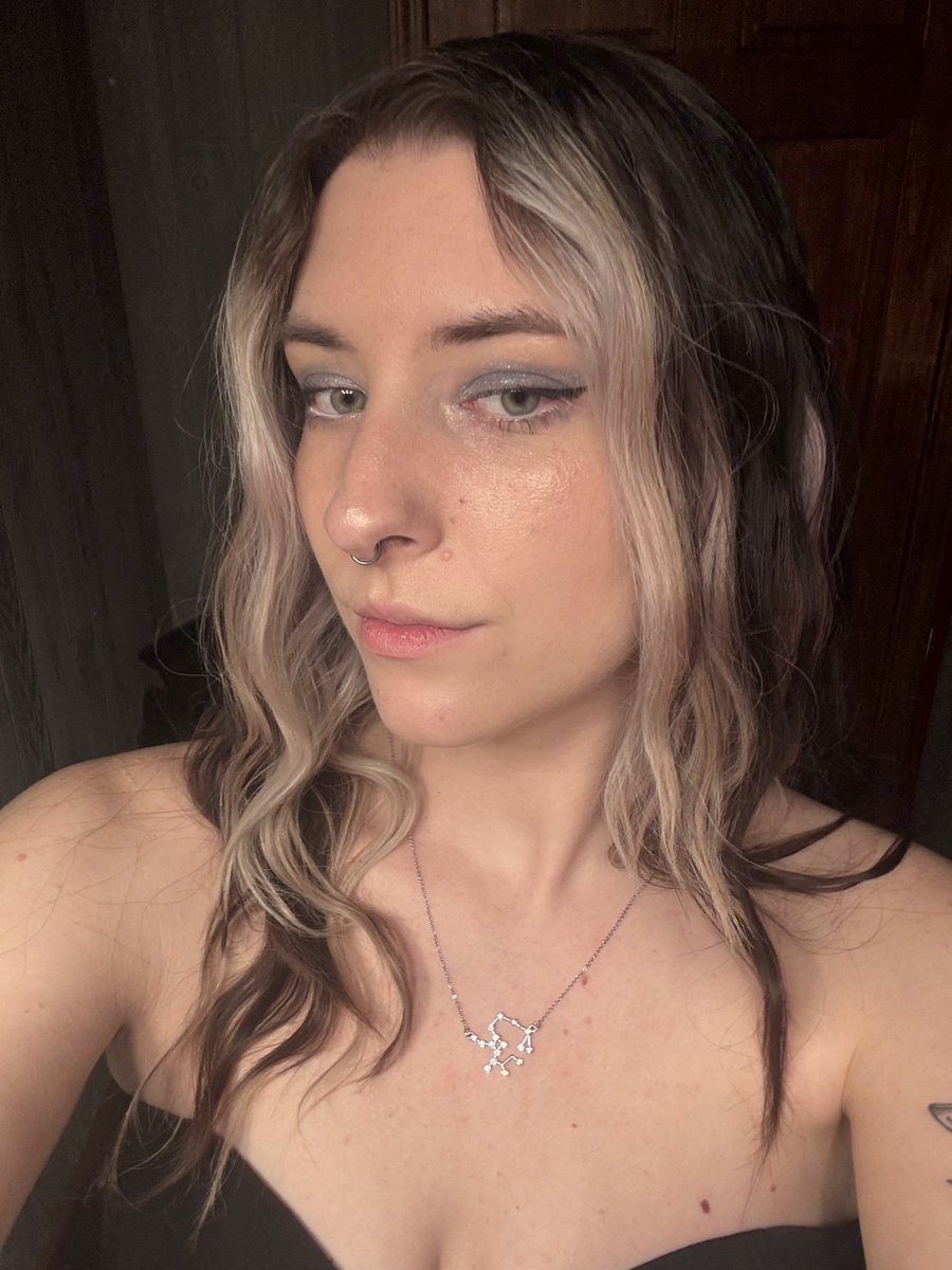 skye☁️ tweet media