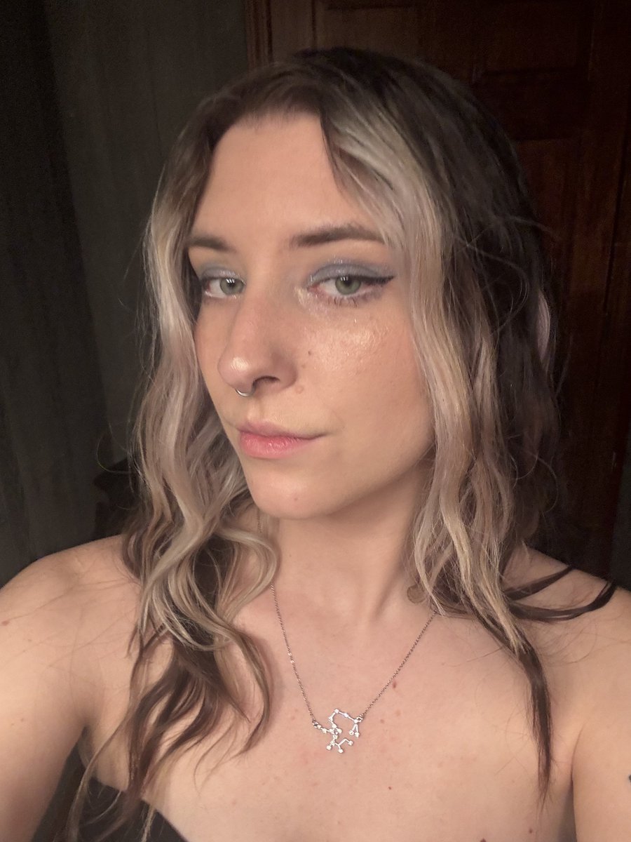 skye☁️ tweet media