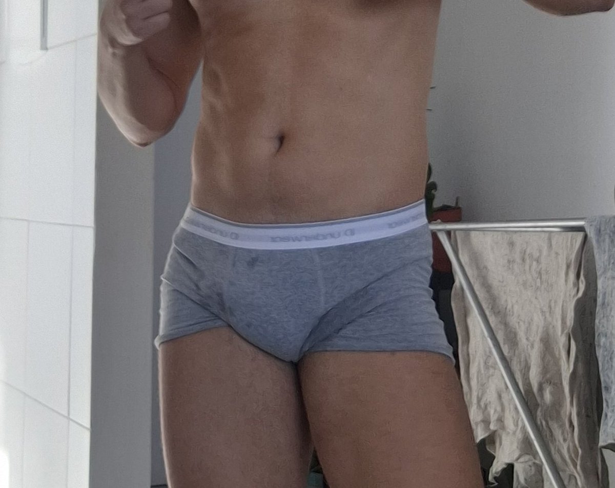 Ariano speedo lover tweet media