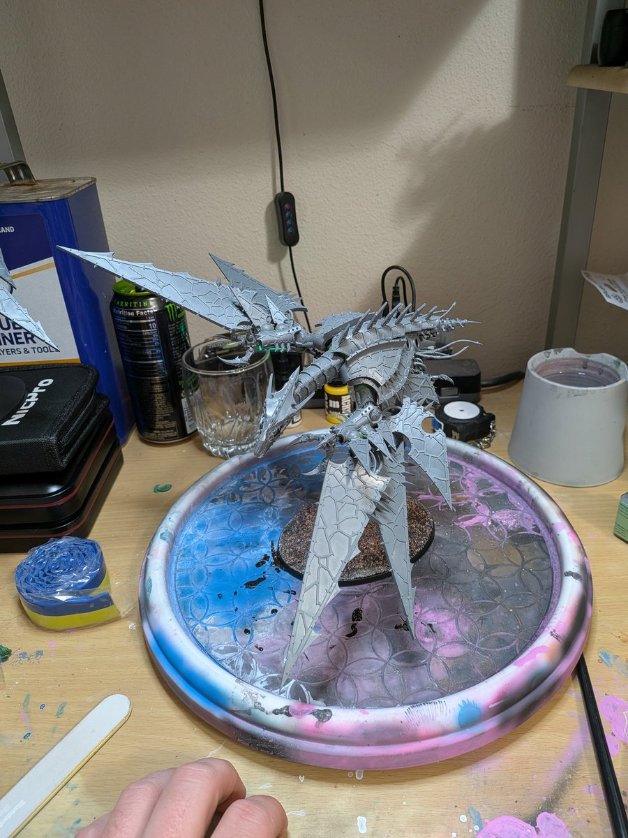 UitermarktJacob's tweet photo. Building a new heldrake, I love this model and can't wait to paint it. It's been really cool to see how good I've gotten at making stuff. It took a while but I even Magnetized his arms for transporting! https://t.co/0RYlD9N8YQ