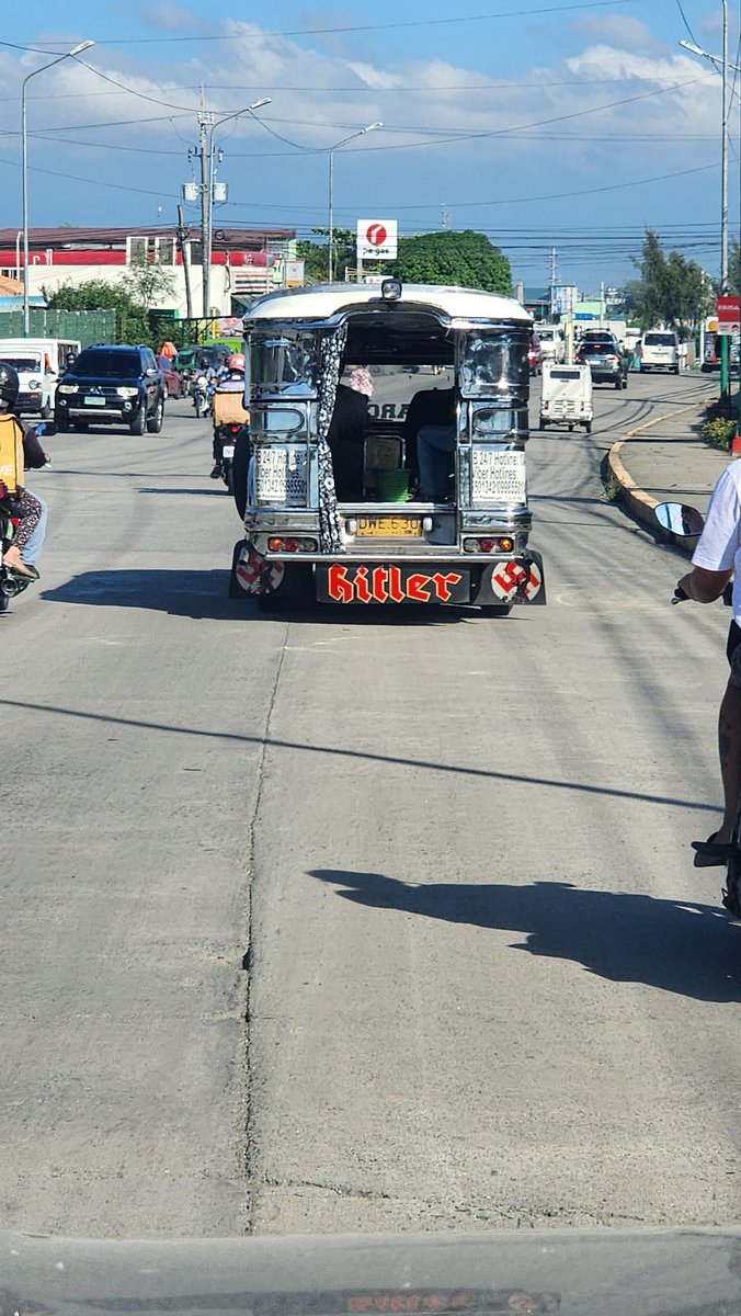JasperMcells's tweet photo. @GaboVillain This is in Cavite. Florida of the Philippines. haha https://t.co/r6gFdMiprf