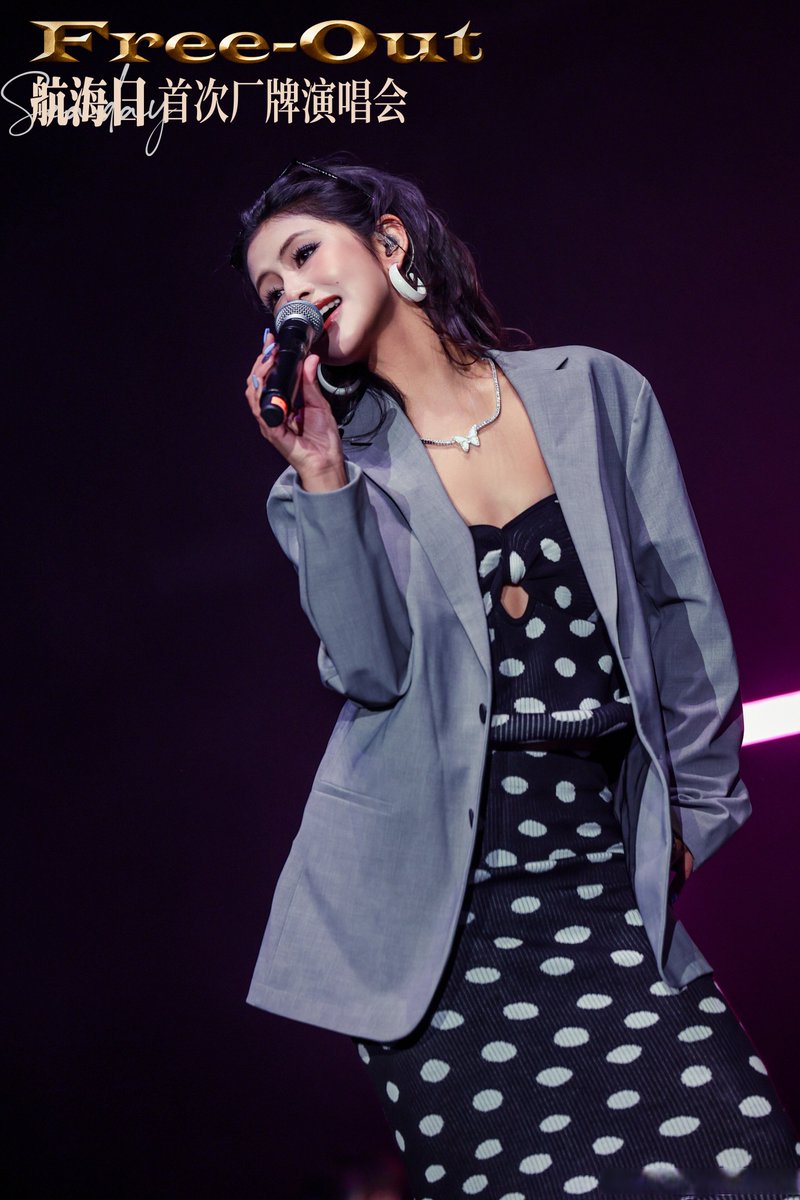 Autcqlict_ tweet media