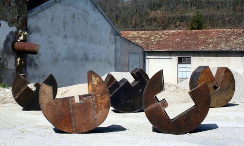 vanorbeek's tweet photo. Art of the Day! "Monumental ART sculptures". View at: https://t.co/3daC1iyxBx https://t.co/ToYukY6LjL