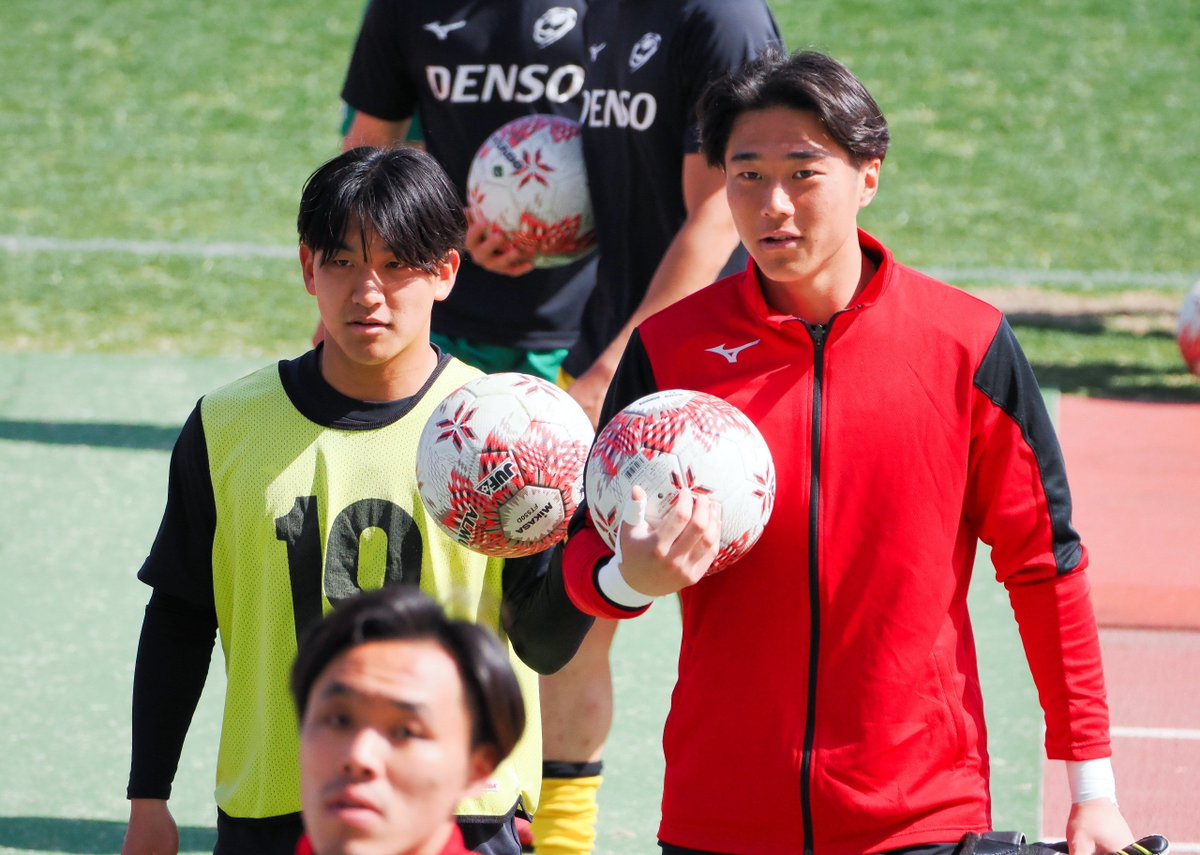 shunta_yfm052's tweet photo. ç¯ ç°ç¿Œ äžæçæ ã®éã
ãFC LAVIDA~æå¹³é«æ ¡ã®çµã
#çæ³¢å€§åŠè¹Žçéš
#å°ä¿®å€§åŠ
#æå¹³
#FCLAVIDA https://t.co/6ZJn6GUYj8