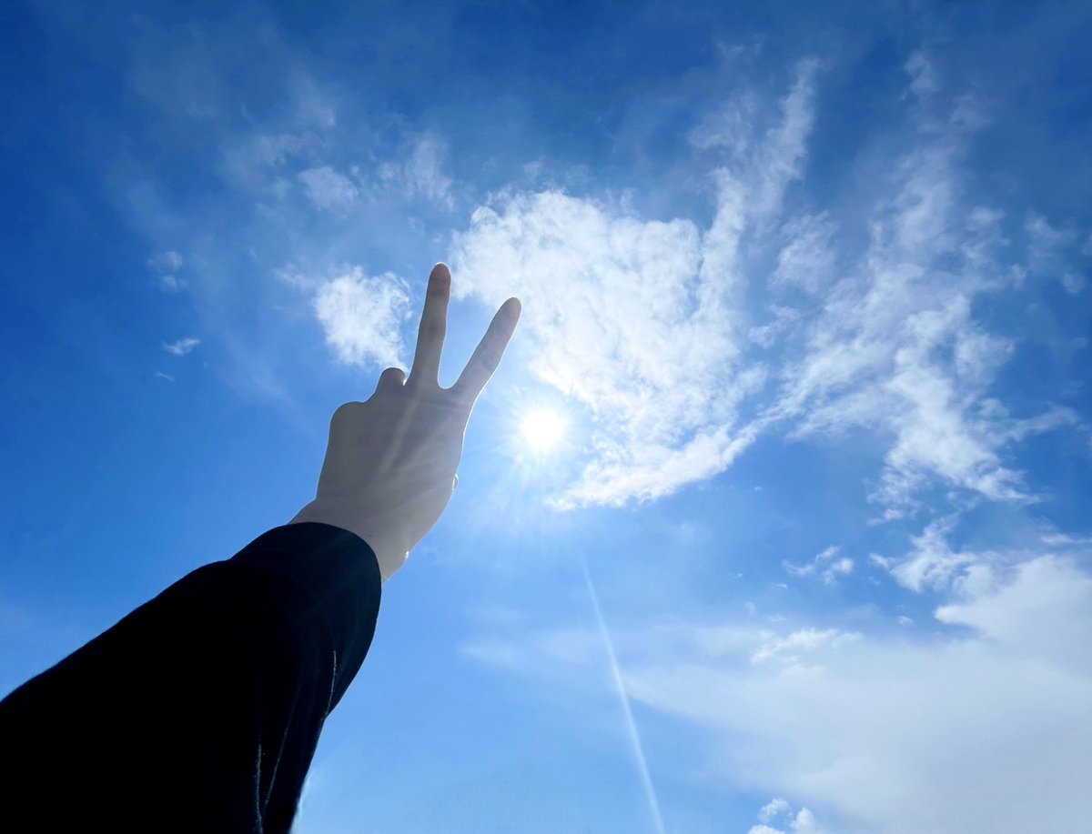 いい天気だ☀️

あのふたりは今頃、空中散歩デートでもしてるかな？