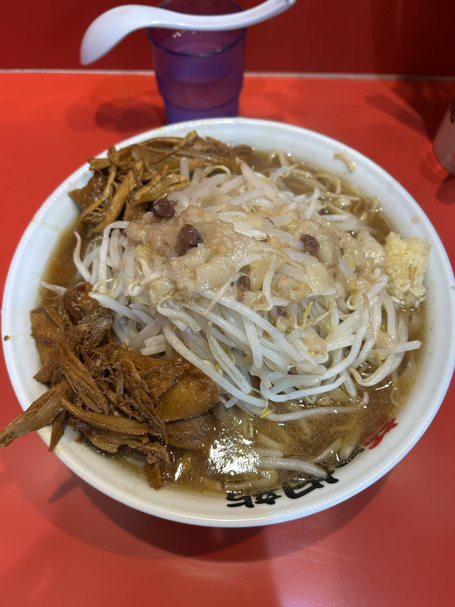 after5days's tweet photo. 麺屋桐龍@東川口
小ラーメン（YcmNsAs/¥1,000+鶏ほぐし¥50）
11:20入店。昨年12月以来の訪問。無性にガッツリ喰いたくてここへ。通常はミニだけど今日は小ラーメン。やっぱり自分には多かったけど、すげ〜満足した。 https://t.co/6XmB1tKgmy
