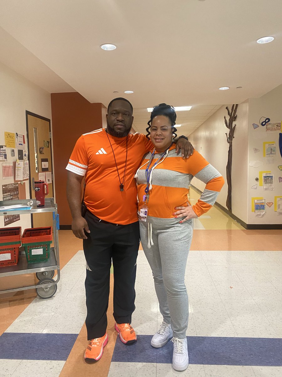 GullattES1's tweet image. “Look like a coach, lead like a champion.” Homecoming Week - Dress like a coach. #SchoolSpirit