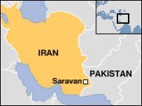CLTec's tweet photo. #URGENTE 🚨 ATAQUES EN LA FRONTERA DE IRÁN CON PAKISTAN
📌 Informes: Aviones de combate estadounidenses atacaron el aeropuerto de #Saravan, en el sureste de #Iran , a unos 48 kilómetros de la frontera con #Pakistan
De confirmarse, este sería el segundo ataque estadounidense contra el flanco oriental de Irán, tras el ataque a la ciudad portuaria de Chabahar el primer día de la guerra.
El gobierno estadounidense no ha hecho comentarios sobre el ataque. Sin embargo, el Comando Central de EE. UU. (#CENTCOM) ha confirmado los continuos ataques de precisión contra aeródromos militares y bases de lanzamiento de drones en todo Irán para eliminar lo que considera "amenazas inminentes".
El presidente Donald #Trump declaró el 8 de marzo que Estados Unidos está ampliando su gama de objetivos más allá de los centros de mando iniciales para incluir una infraestructura de seguridad más amplia.
🔺 En esta región irán ha enfrentado a grupos insurgentes del pueblo baluchi , los insurgentes de esta región podrían con el respaldo de Estados Unidos, resurgir su movimiento de autodeterminación del pueblo Baluchi.
@MezuzaFranklin ⏰