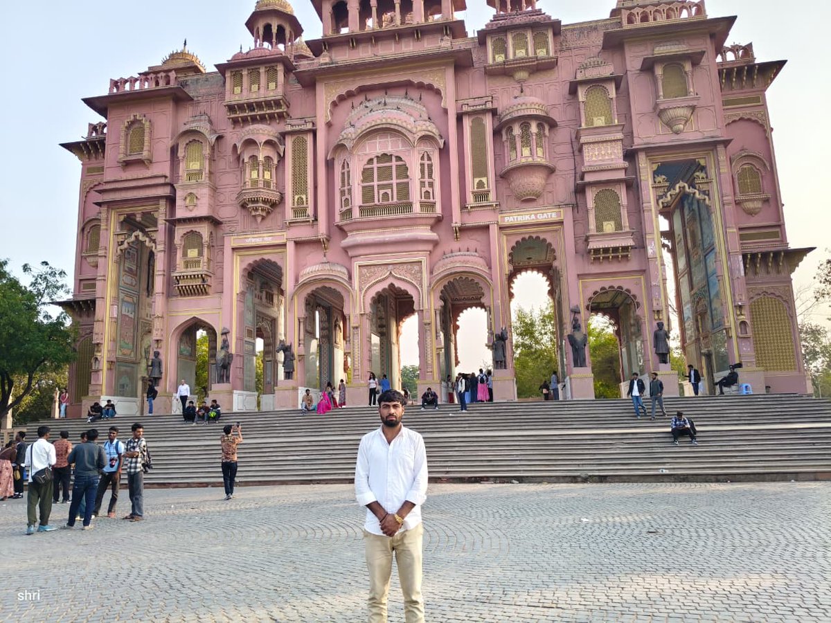 DevPosw's tweet image. जिन्दगी की हर सुबह कुछ शर्ते लेकर आती हैं, और जिन्दगी की हर शाम कुछ तजुर्बे देकर जाती हैं.❣️🙏

Good Morning #hilights #tranding #photooftheday