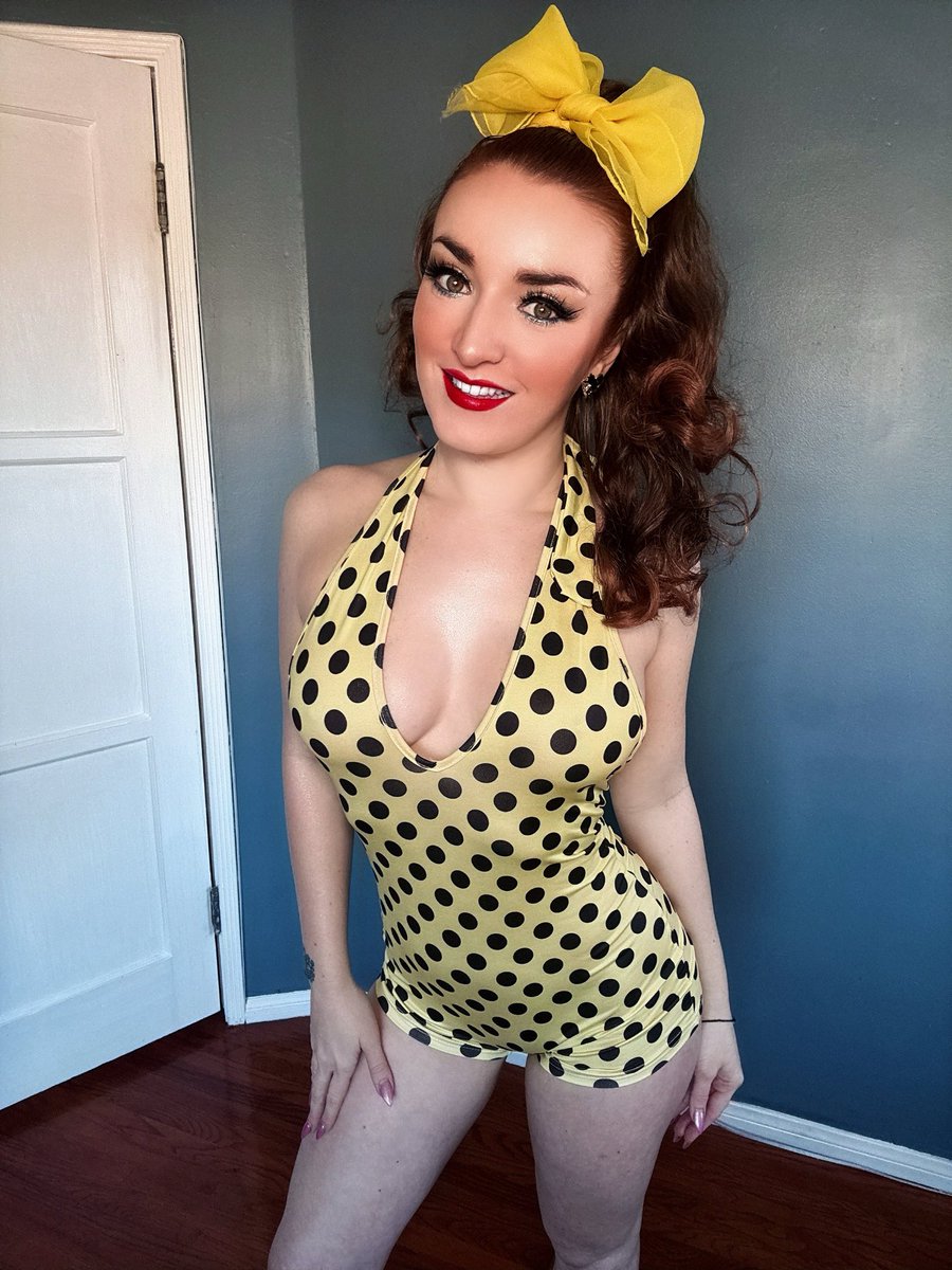 Erin Micklow tweet media