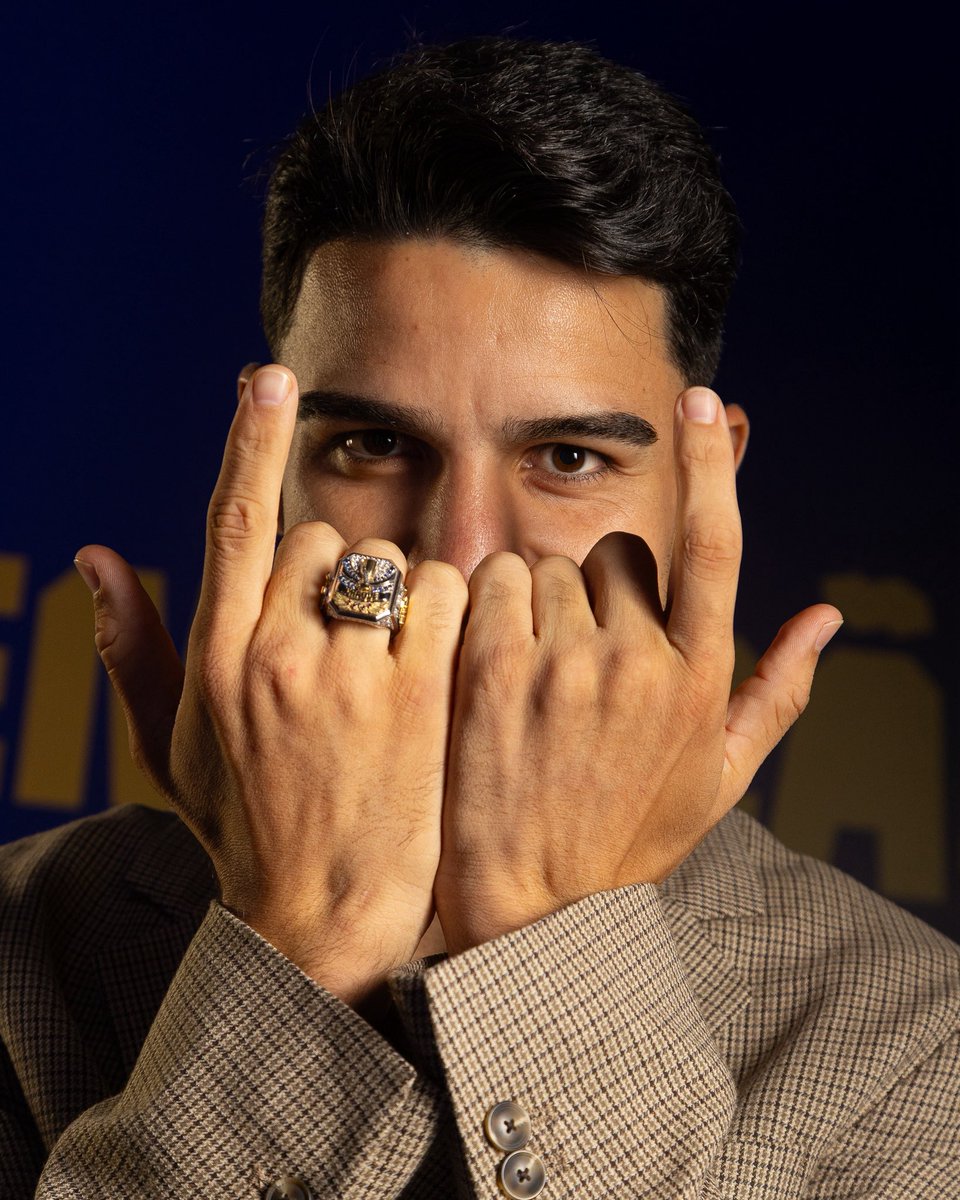 José López e o anel de Craque <a href="/7kbetbr/">7K.BET.BR</a> do Paulistão Casas Bahia!
#Flaco #Palmeiras #Hermano
📷Rebeca Reis/Ag. Paulistão