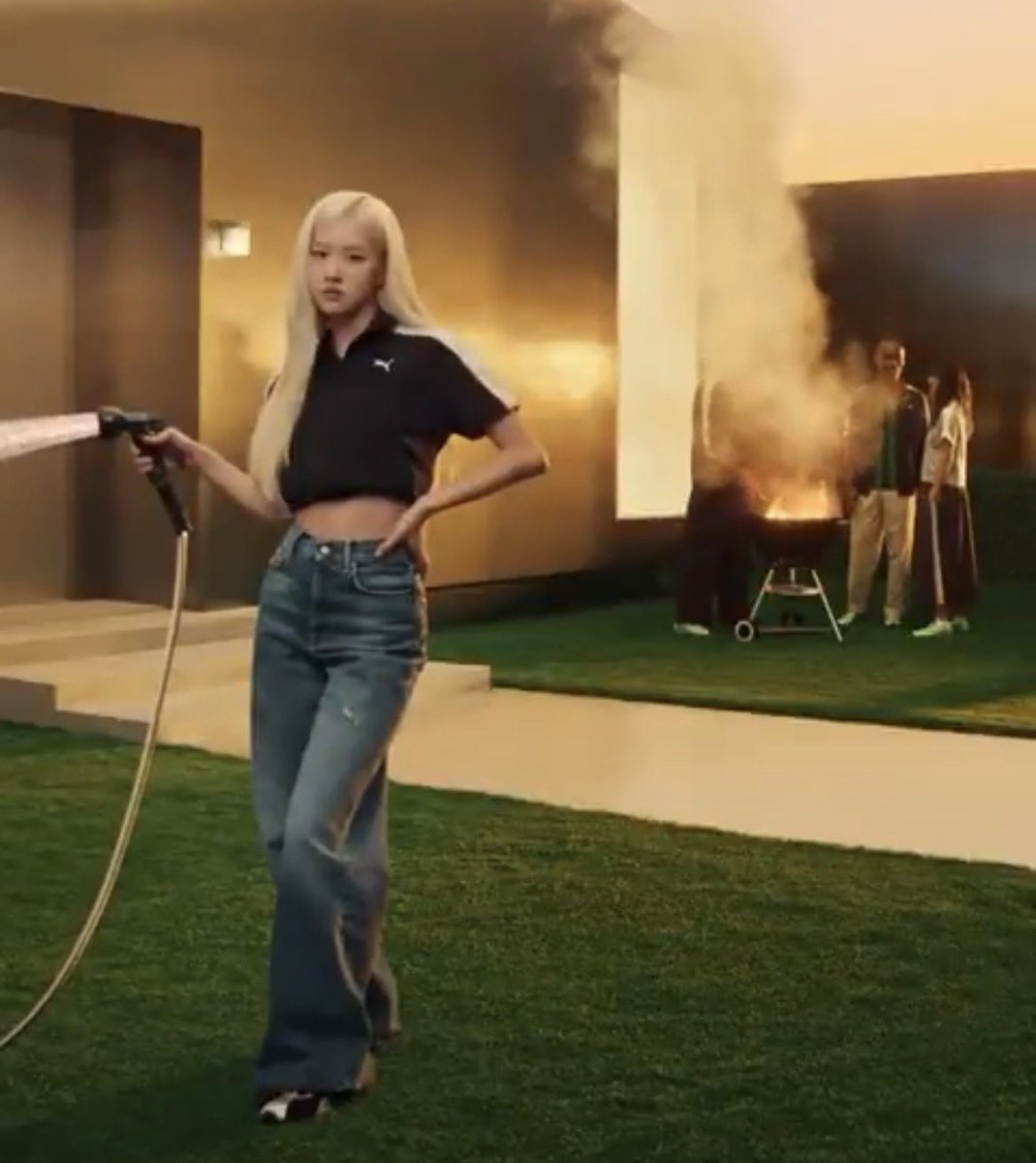 ไฟไหม้ทางนู้น แต่กูจะฉีดทางนี้