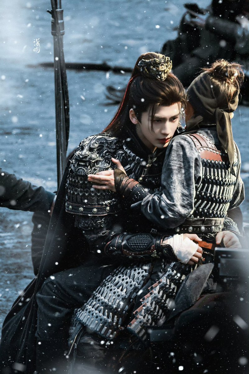 XClllA's tweet photo. ภาพสวยตาแตก เป็นซีนที่ฮีโดนเมียวางยาสลบเพราะจะไปรบแทนผัว ชีกลัวผัวตาย พอฮีฟื้นก็รีบไปตามเมียกลับ ความแตกว่าฮีเป็นอู่อันโหว ตอนนั้นฮีไม่สนแล้วเพราะเป็นห่วงเมียมาก เมียรู้ เมียอึ้งเมียโกรธ หนีผัว ผัวตามไปง้อ🥹

https://t.co/6PvhJbr0YU

#PursuitofJade #ล่าหยก
#ZhangLinghe #TianXiwei https://t.co/UlPq0cDaoh