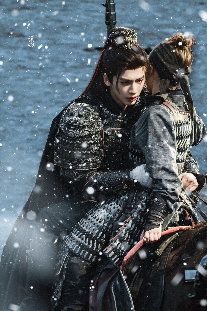 XClllA's tweet photo. ภาพสวยตาแตก เป็นซีนที่ฮีโดนเมียวางยาสลบเพราะจะไปรบแทนผัว ชีกลัวผัวตาย พอฮีฟื้นก็รีบไปตามเมียกลับ ความแตกว่าฮีเป็นอู่อันโหว ตอนนั้นฮีไม่สนแล้วเพราะเป็นห่วงเมียมาก เมียรู้ เมียอึ้งเมียโกรธ หนีผัว ผัวตามไปง้อ🥹

https://t.co/6PvhJbr0YU

#PursuitofJade #ล่าหยก
#ZhangLinghe #TianXiwei https://t.co/UlPq0cDaoh