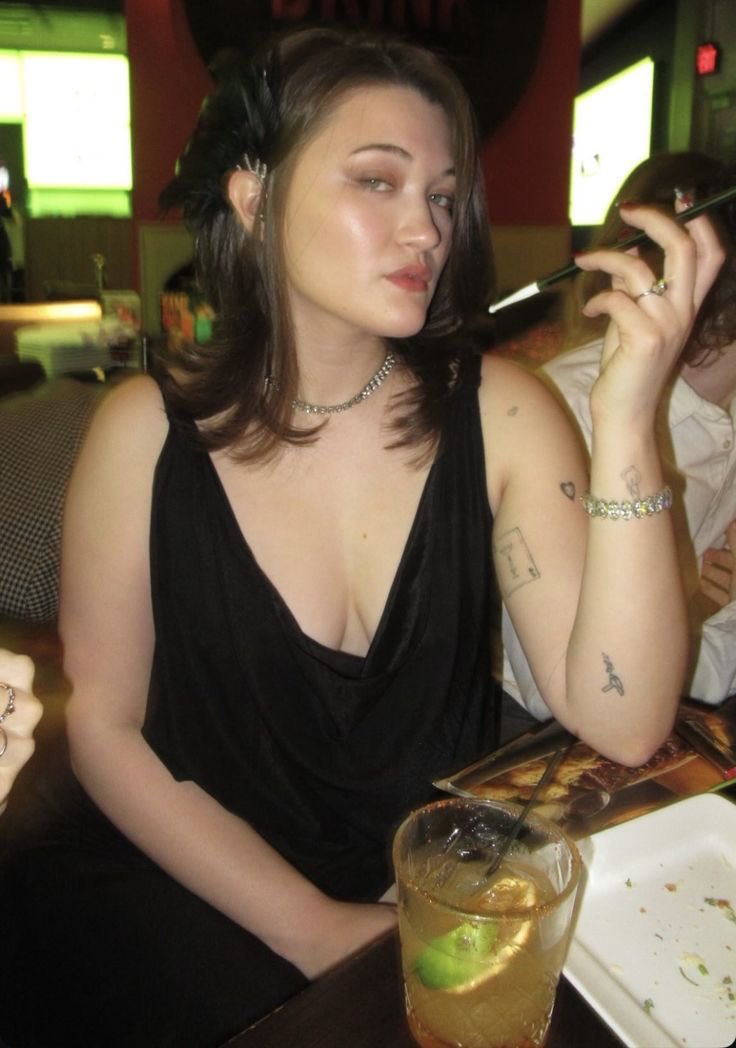 eli ⋆˚𝜗𝜚˚⋆ cassmira ceo ☆ tweet media