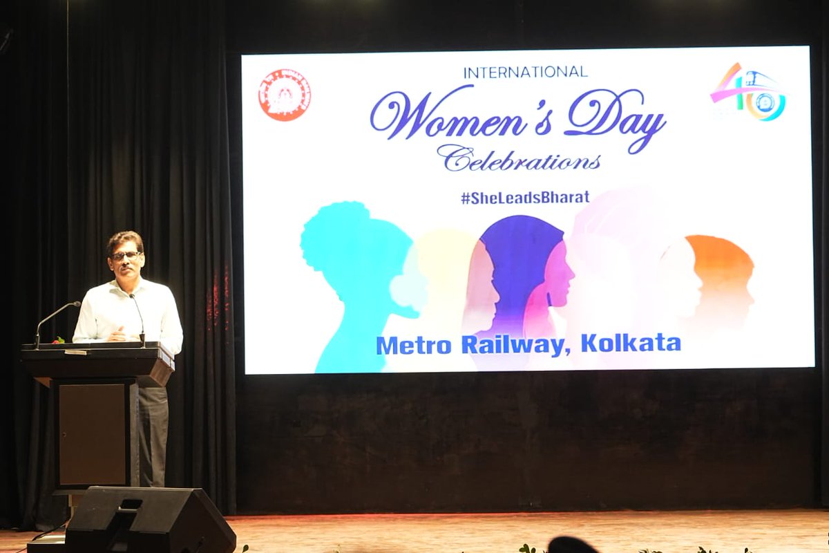 metrorailwaykol's tweet photo. #MetroRailway celebrated #InternationalWomensDay at Metro Rail Bhawan today. GM, Metro Railway and President, MRWWO have presided over the celebrations. Smt. Piyali Sengupta, Prof.,#IISWBM deliverd the key note address. The members of MRWWO, officers and staff have participated in this programme enthusiastically. #SheLeadsBharat @RailMinIndia