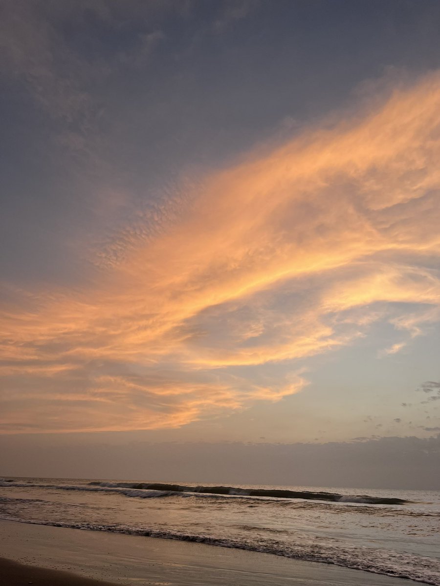 LauriMancera's tweet photo. El atardecer Cartagenero 😍 https://t.co/AxW1oQbM0k