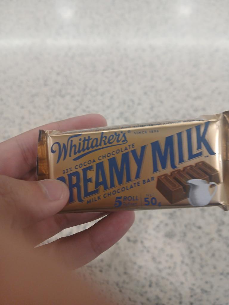 Left KMT Isolde tweet media