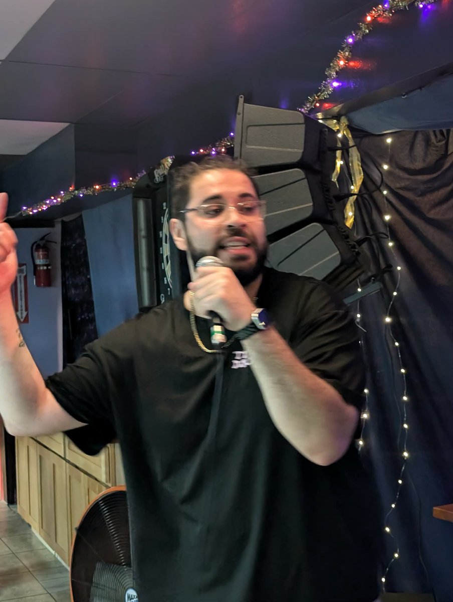 RichMoolahBaby's tweet image. 🎨 ARTS OF THE COMMUNITY 🎤 WAS A SUCCESS LAST NIGHT ✅ 

Shoutout gooj billiards for being such an amazing host and shoutout to the vendors &amp;amp; artists that performed last night &amp;amp; sold art! 🔥
-
-
#gooj #wenatchee #hiphopshow