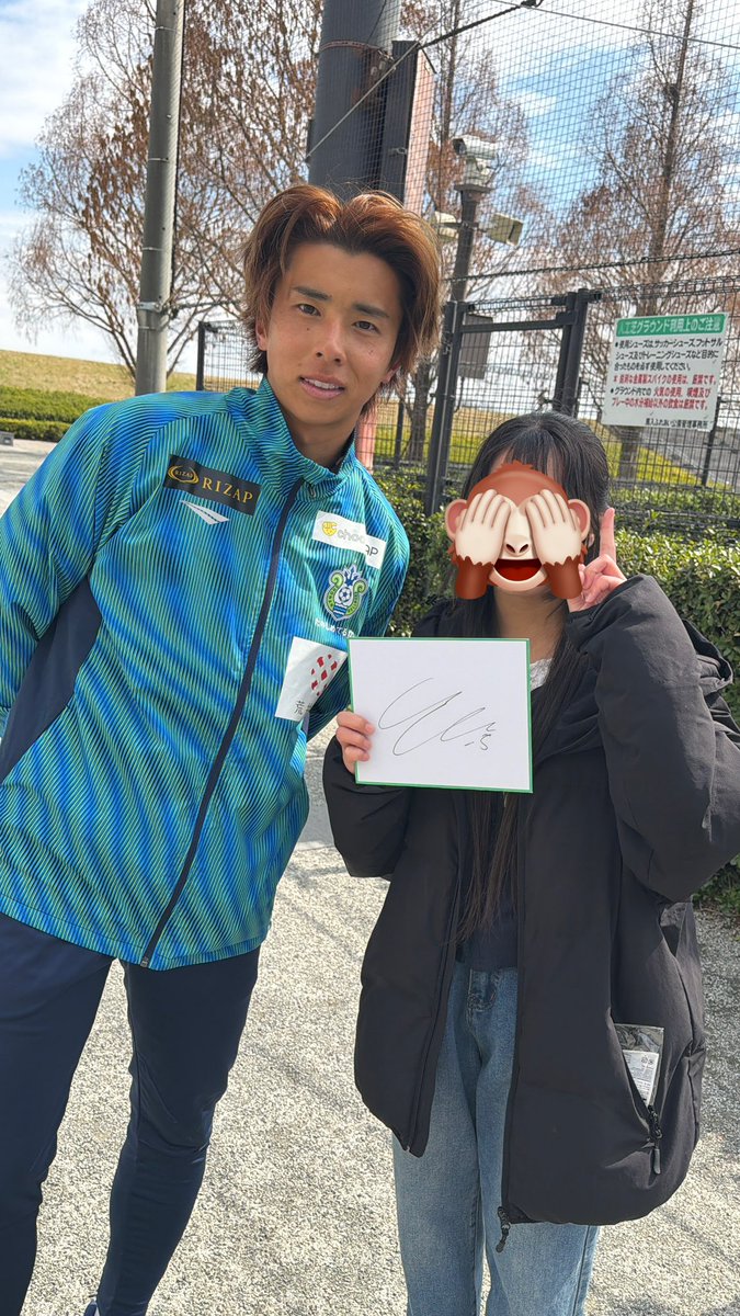 ゆりあ tweet media