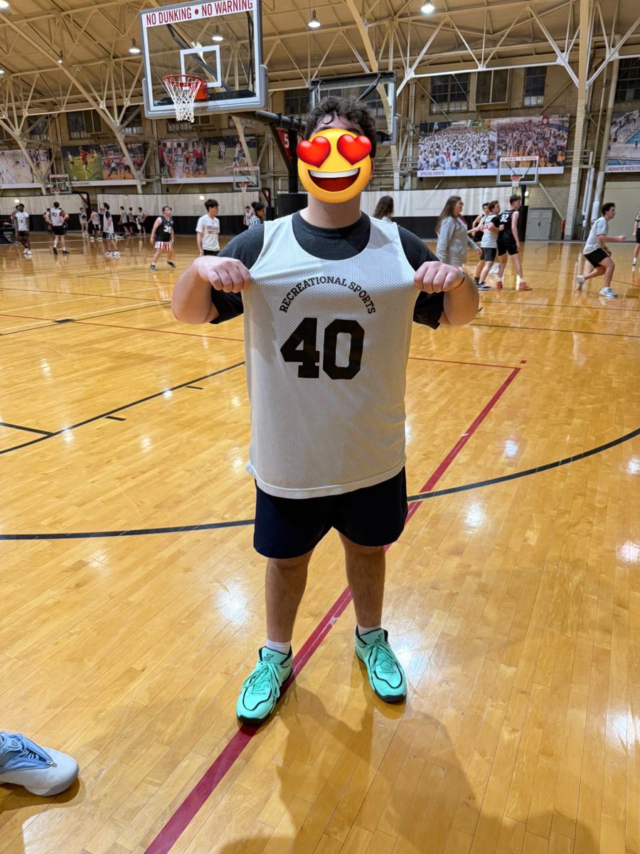 FloryLover40's tweet image. It was only right for FBL to rep the 40 for Flory. ✌️intramural ur refs are shit! #hoops