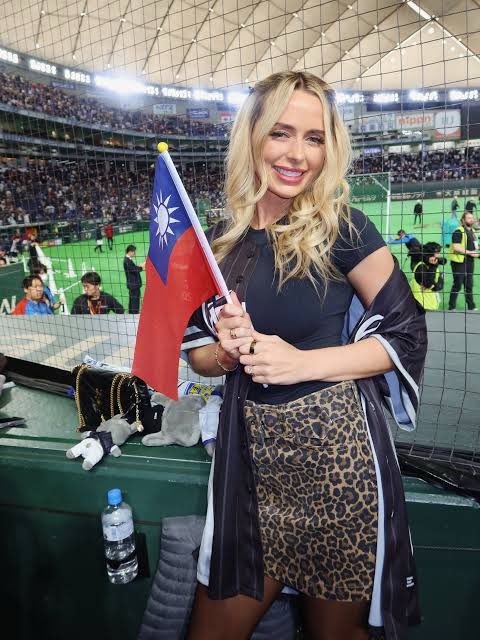 Asian American tweet media