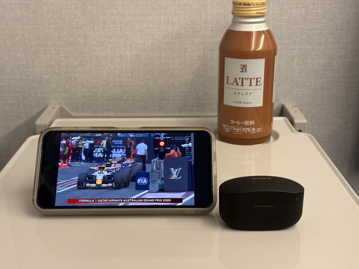 小倉駅のドトールで昼食べてたら危うく新幹線乗り過ごすところだったε-(´∀｀*)ホッ

新大阪までまだ観れてないF1観戦を🏎️💨