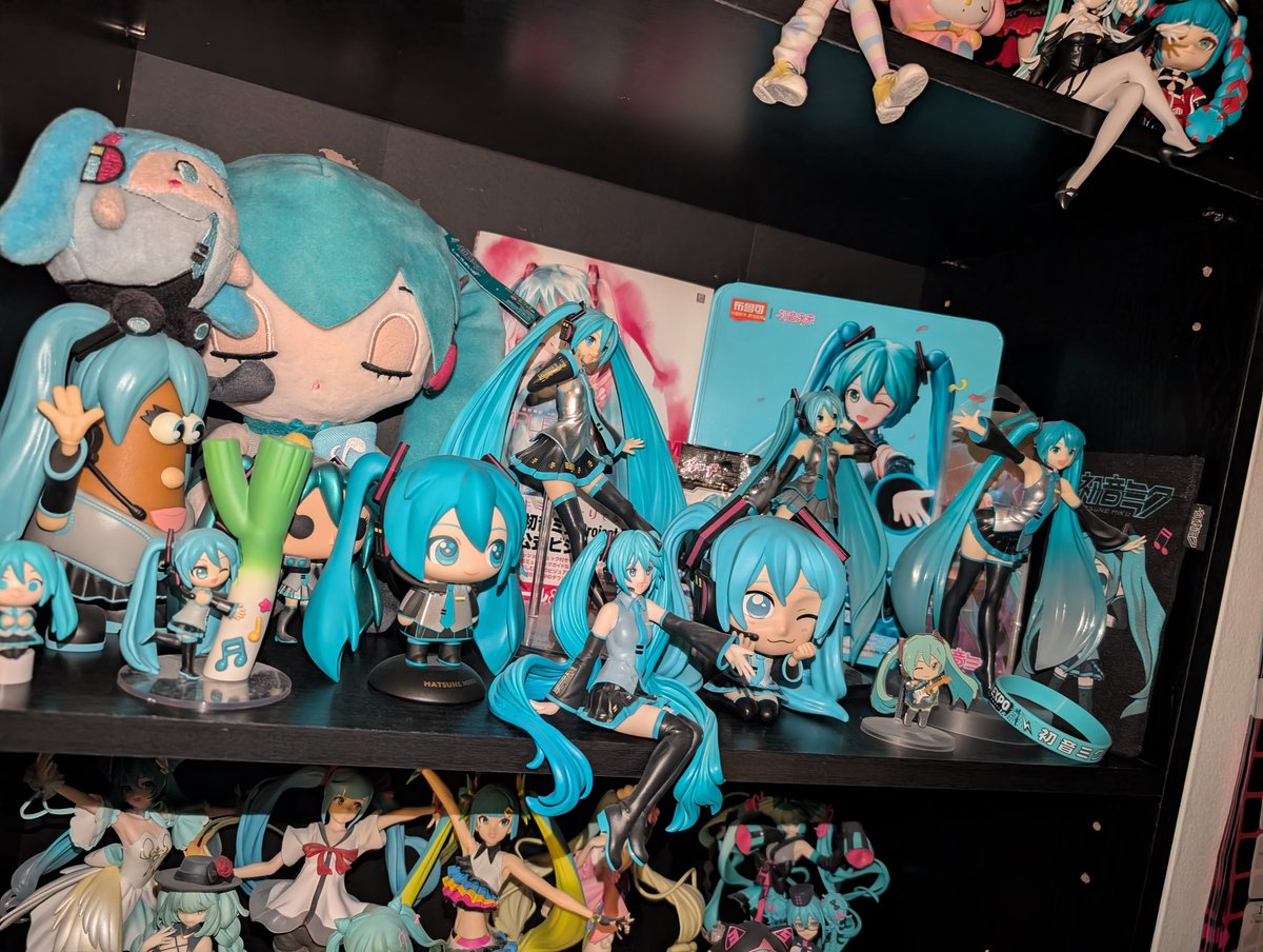 my miku shrine 🩵 #miku #初音ミク #フィギュア