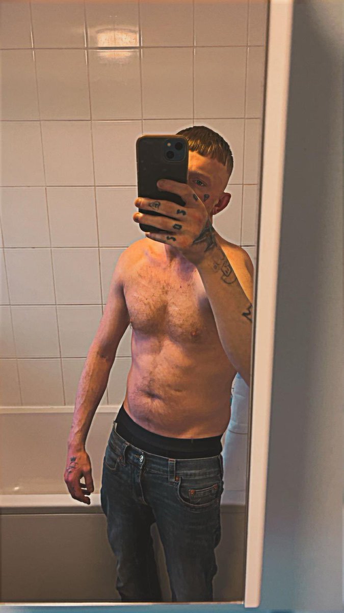 Datgingerguy97's tweet photo. You’re going to buy me it aren’t you ? 

#Domme #sub #Chudai #Alpha https://t.co/iqW29M6S0d