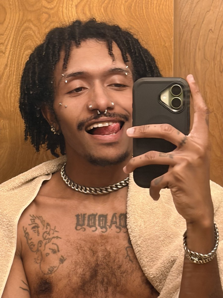 killcaspy's tweet photo. Caspy selfie it’s been a min https://t.co/nw73OxLz3n