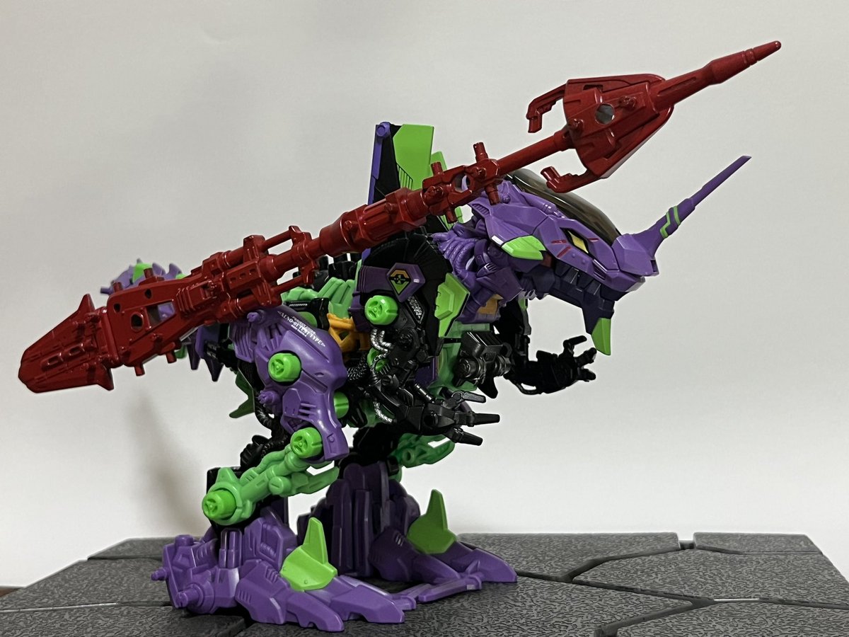 元々予定してた作製ではないのにちょっと手を加えたら何故かモチベが高くなってる初号機ゼノレックス。
しかも槍の方が圧倒的に塗料の消費も手間もかかっているという。
 #お昼休みに一枚だけ模型写真を貼ろう