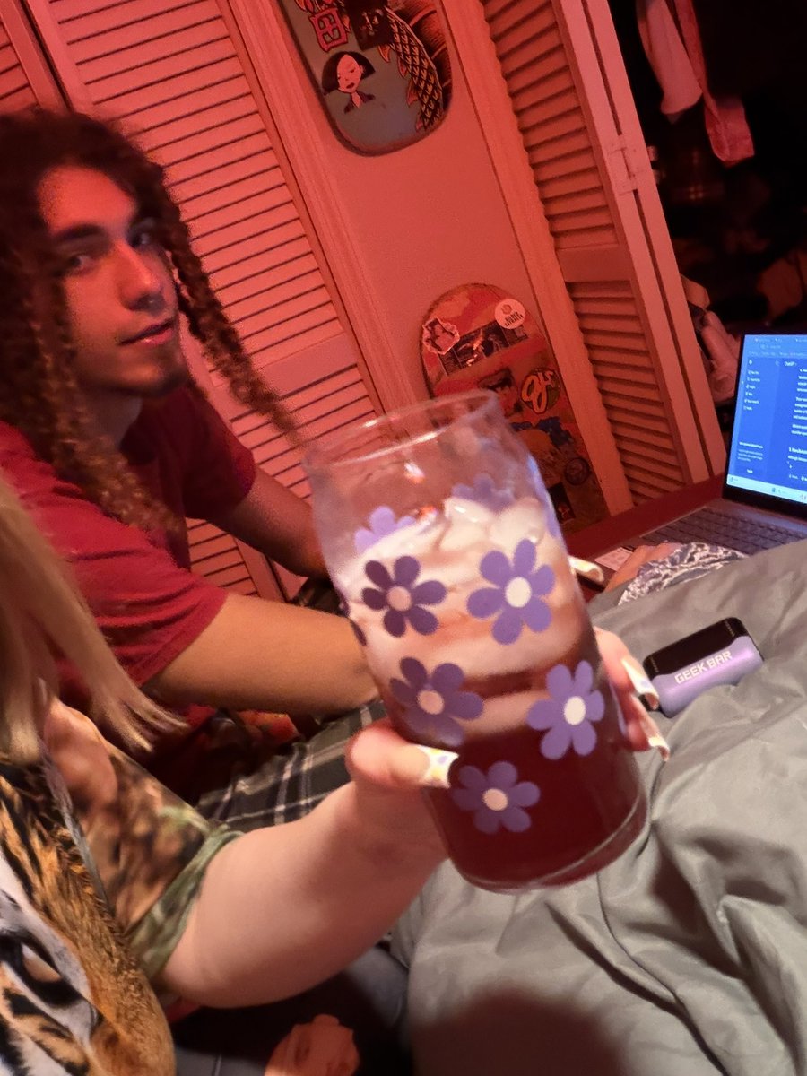 everclearrrr's tweet photo. hai everypony i’m happy and content w my life now me and ma husbant https://t.co/ebbvwDQobU