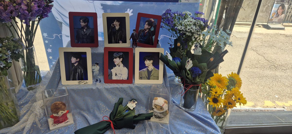 wb1900's tweet photo. #Power_of_Kyuwon
#열다섯번째_감성규원
#GSKW_15th_congrats
감성 배우님의 15번째의 봄을 축하합니다♡
따뜻한 날씨에 예쁜 꽃 받아서 더 예쁜 하루가 될 거 같아요♡ https://t.co/JtRfesrkbC