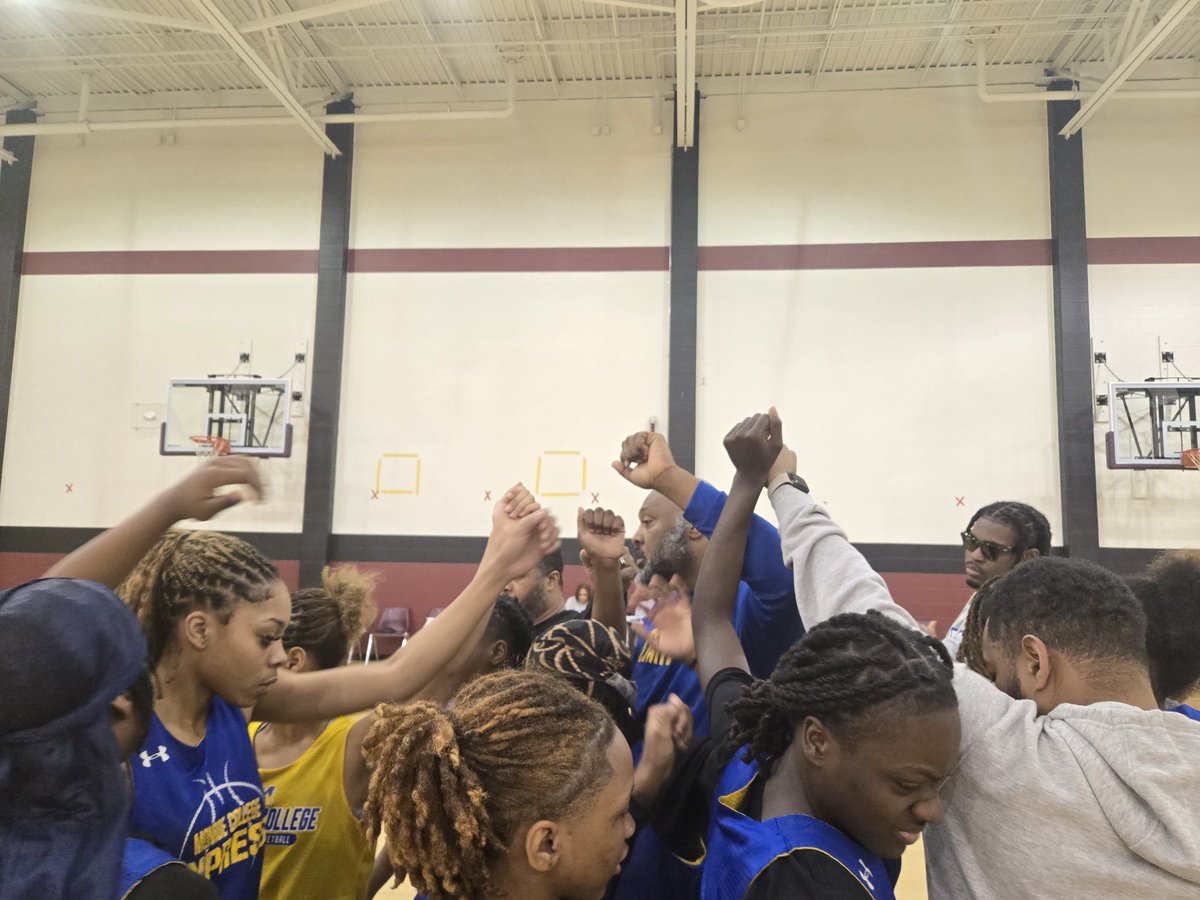 MonroeExpress's tweet photo. @MCEXPRESSHOOPS is now in Texas as they prepare for the upcoming NJCAA Division III Tournament. They enjoyed practice and team bonding.

More details regarding their upcoming game in the National Postseason will be published soon.

#ExpressFamily https://t.co/70dElwexIE