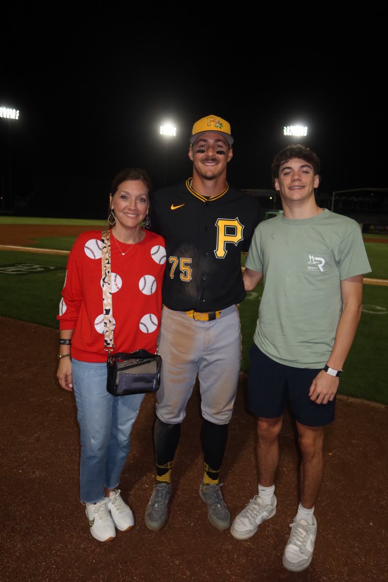 We beat the Yankees tonight (*yes I know it’s just spring training but still… 🙌🏻)