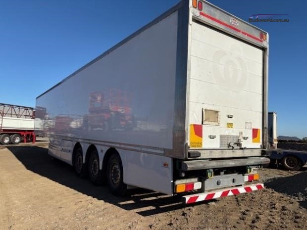 🚛 Loughlin Transport Equipment– From Drop Decks 🔽 to Side Tippers 🚜, Flat Tops 📦, Dollies 🚚, Graders 🏗️, and Excavators ⚙️ — they’ve got the gear to keep your business moving💥

🌍View their entire range👇
truckworld.com.au/listings/for-s…

📞 Call Ben on (07) 4646 1795 for more info!