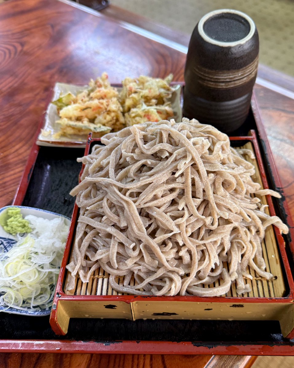 moguro_1234's tweet photo. おひるごはん😋もりそば中盛りと天ぷら https://t.co/4xXLbjhR9m