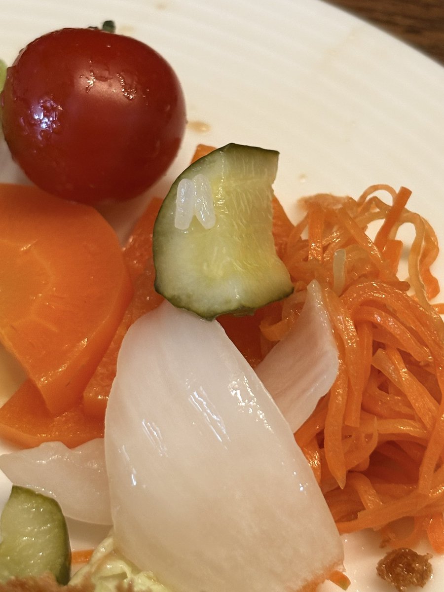 333punk_'s tweet photo. 荒木町、津の守坂ランチ
ササミフライ、アオリイカのフライ、釣りアジフライ、佐渡産コシヒカリ、サラダの下に隠れているピクルス
揚げ物続いてるけど美味しくいただける
フライの内容は日替わりだから何が出るかも楽しみ
シェフワンオペの隠れ家的イタリアン食堂
#イタリアンきまぐれ食堂　#荒木町 https://t.co/6jYPyJKbCC