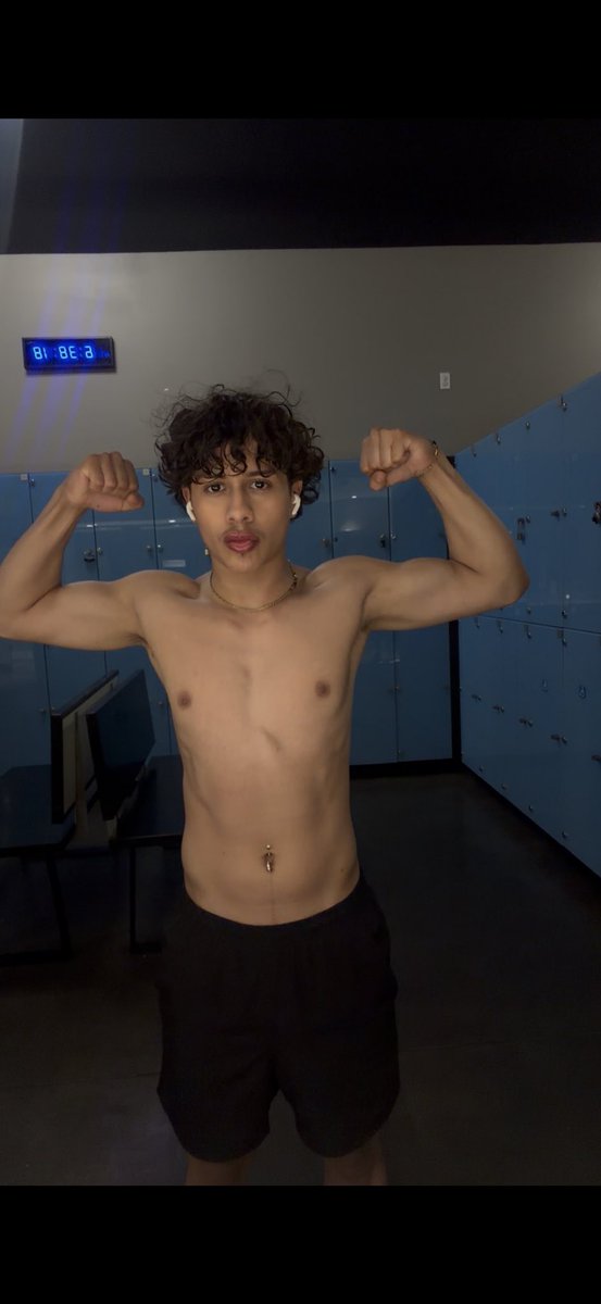 Itsixaiah tweet media