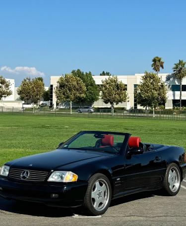 A SL600 Designo, one of the rarest models in the entire United States and also my favorite R129 model.

Car
automobile
Classic car
Classic
Collector