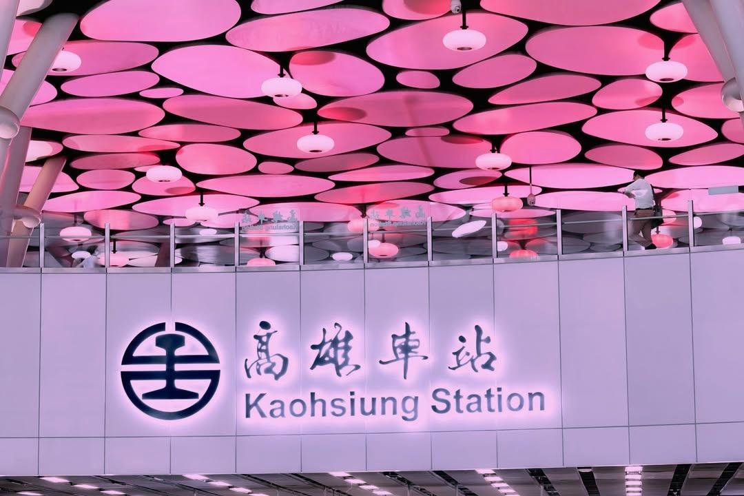 Kelly Warren tweet media