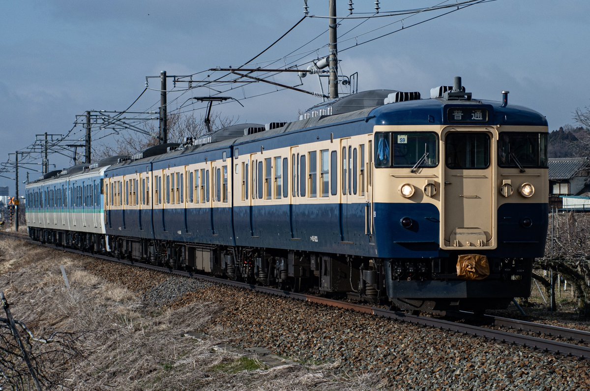 1319M 115系S9編成+S11編成
予報とは真逆でした