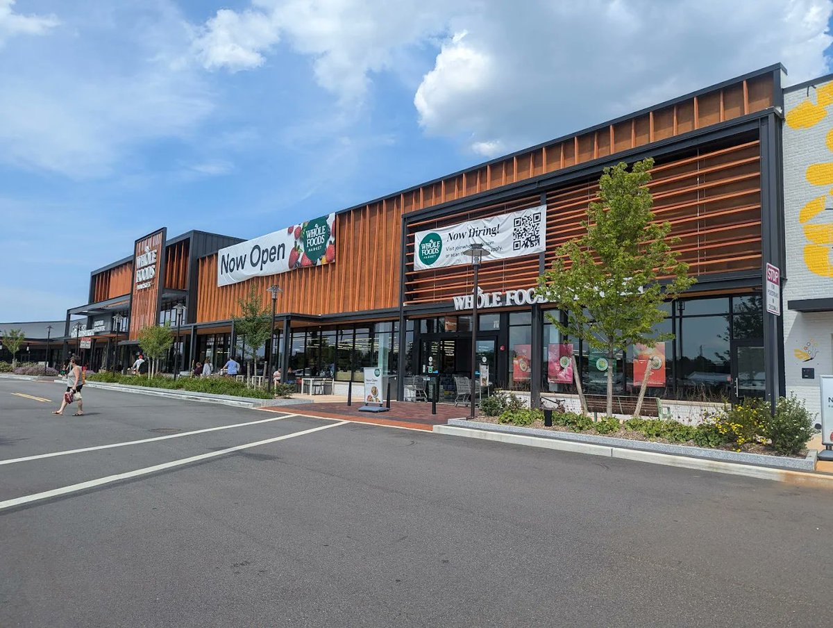 DOODSESPORTS's tweet photo. This upcoming game is sponsored by Modell's and Toys R Us. Please return to the gentrified Huntington Shopping Center thank you. @ToysRUs @Modells https://t.co/zkv8dVJhQ2