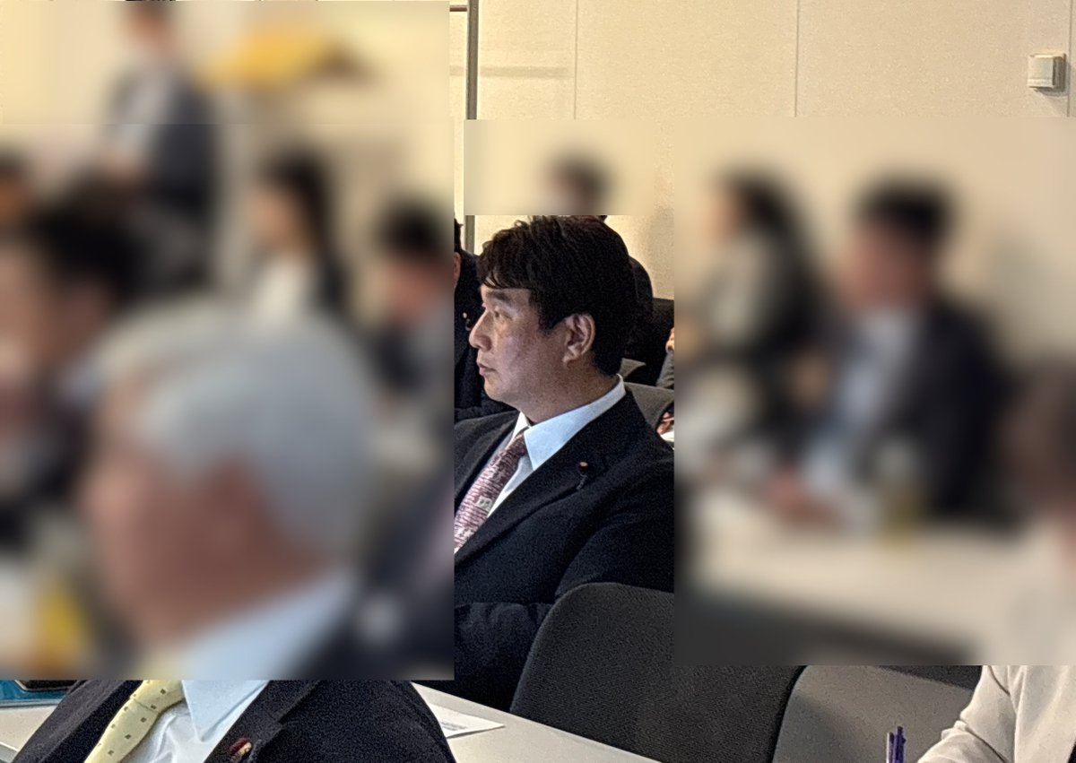 a_dobashi's tweet photo. 先週は、各省庁から予算についてのヒアリングをした他、国会質問に向けた党内でのディスカッションや年金に関する超党派の勉強会などに取り組みました。
週末には、快晴のもと、数寄屋橋で活動報告を配布し、多くの方に受け取っていただいて、頑張ってねとご声がけいただきました。 https://t.co/jSGfV2xQpA