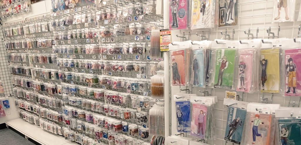 【コーナー紹介】
エリオスライジングヒーローズ

当店では最新のアニメイトフェアや大人気のぱしゃこれなどヒーロー達の関連グッズを各種取り揃えております🥰✨

お求めの方はぜひ当店へお越しくださいませ‼️✨

#kbooks #エリオスR 池袋