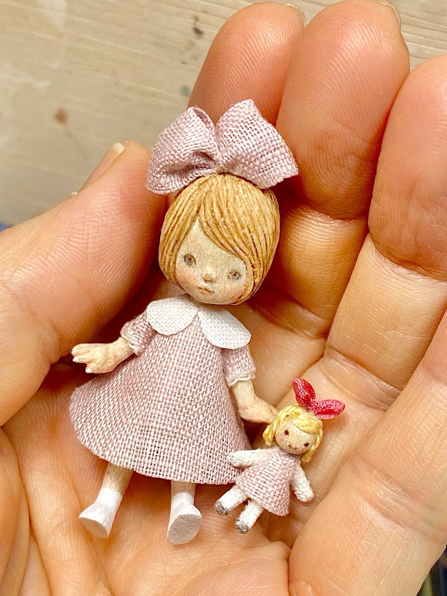 KiokuDrop's tweet photo. 明日から始まる
人形と絵の『春』展

新作の残り２点はこの子たち

抽選販売です
会場かお電話での応募が可能
▶︎続きの投稿に応募方法を記載してます

春展には出来るだけ
春らしくて、そして
“お人形さん”らしいお人形を連れて行きたいな、と

瑞々しくて
儚げな
花びらのような子たちを
毎年格闘。 https://t.co/TXGDUU9Lnk