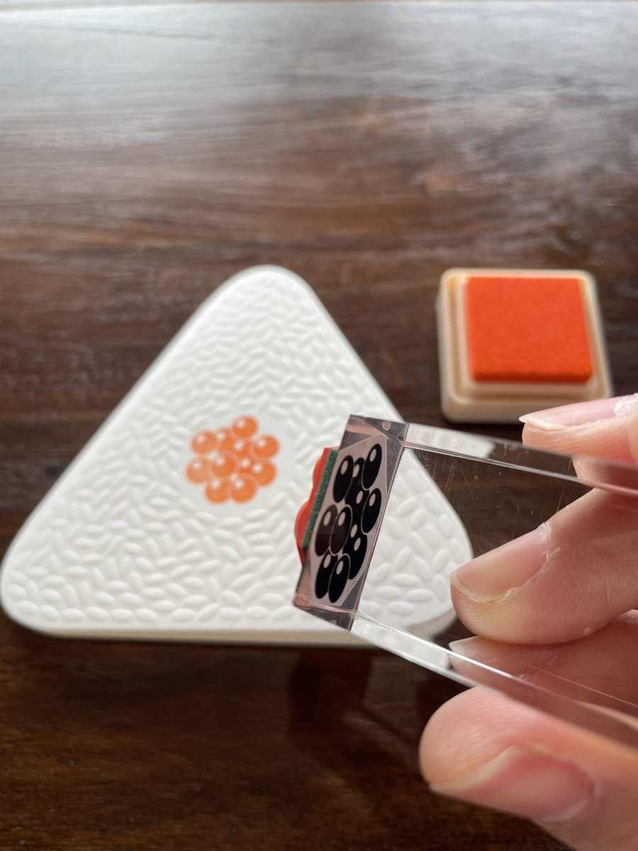AA_Design's tweet photo. スタンプで作るおにぎりメッセージカード
鮭とイクラ

６階 No.81でお待ちしてます。

紙博 in 東京 vol.12
📅3月13日（金）・14日（土）・15日（日）
9:00～17:00　※15日（日）のみ 9:00～16:00
📍東京都立産業貿易センター台東館
#紙博in東京 #紙博 https://t.co/H3BtqL6Nyg